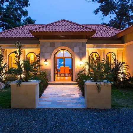 La Colina - 3 Bedrooms